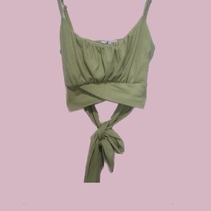 Tie Crop Top 🍀